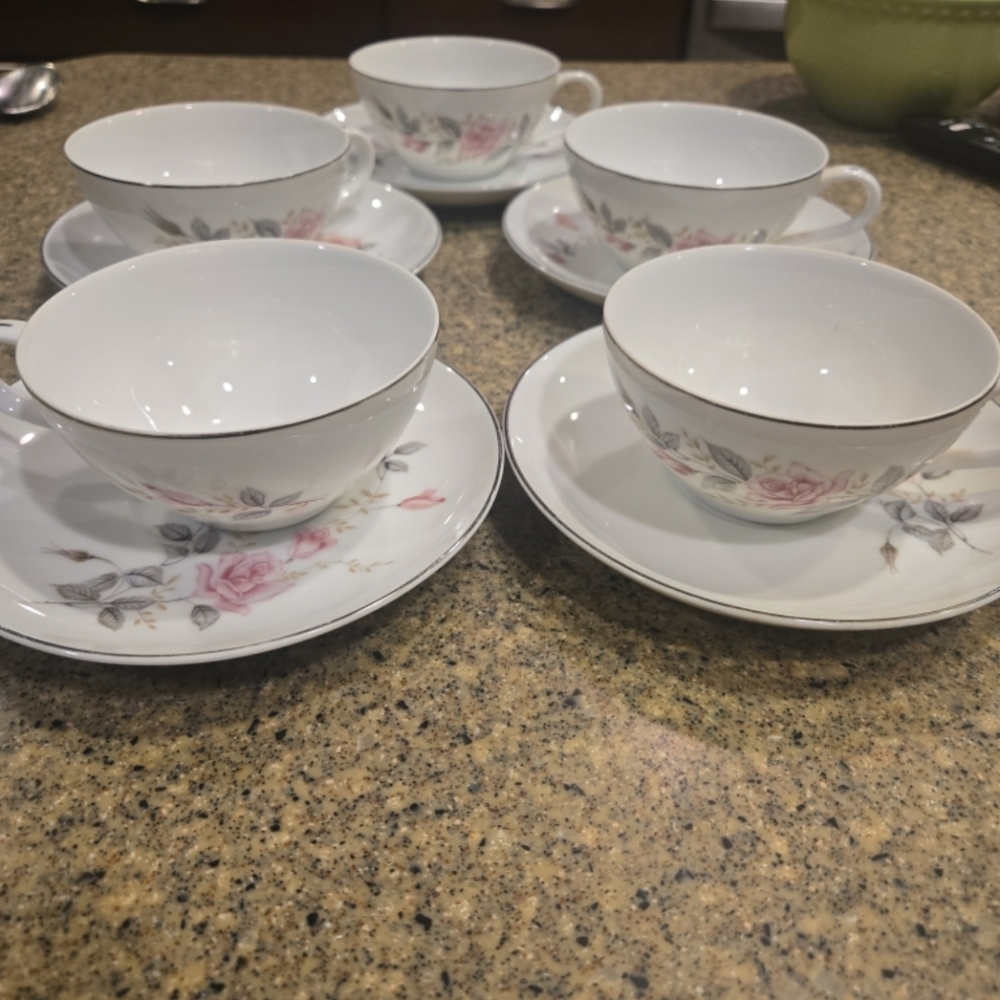 5 Castlecourt Fine China Teacups And Saucers In The Rose Glow Pattern, Japan